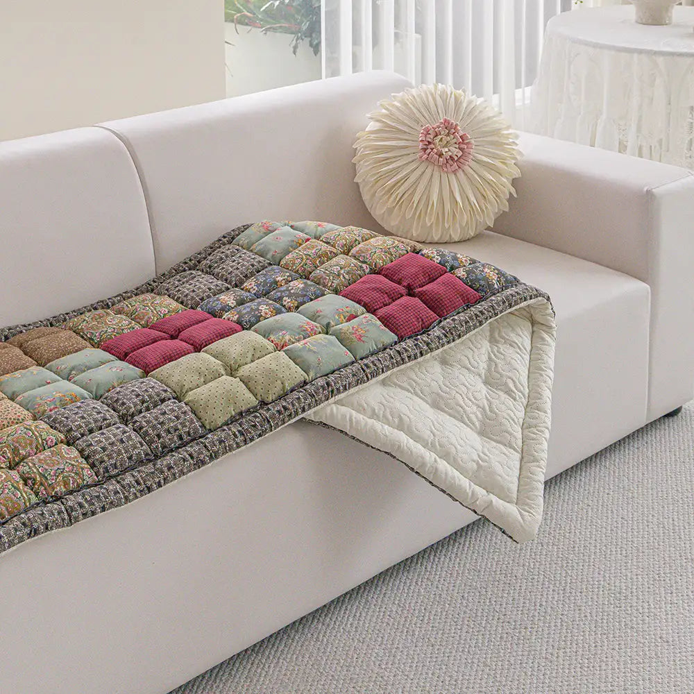 Quilted Floral Soft Pet Mat - Non-Slip Padded Sofa Cover