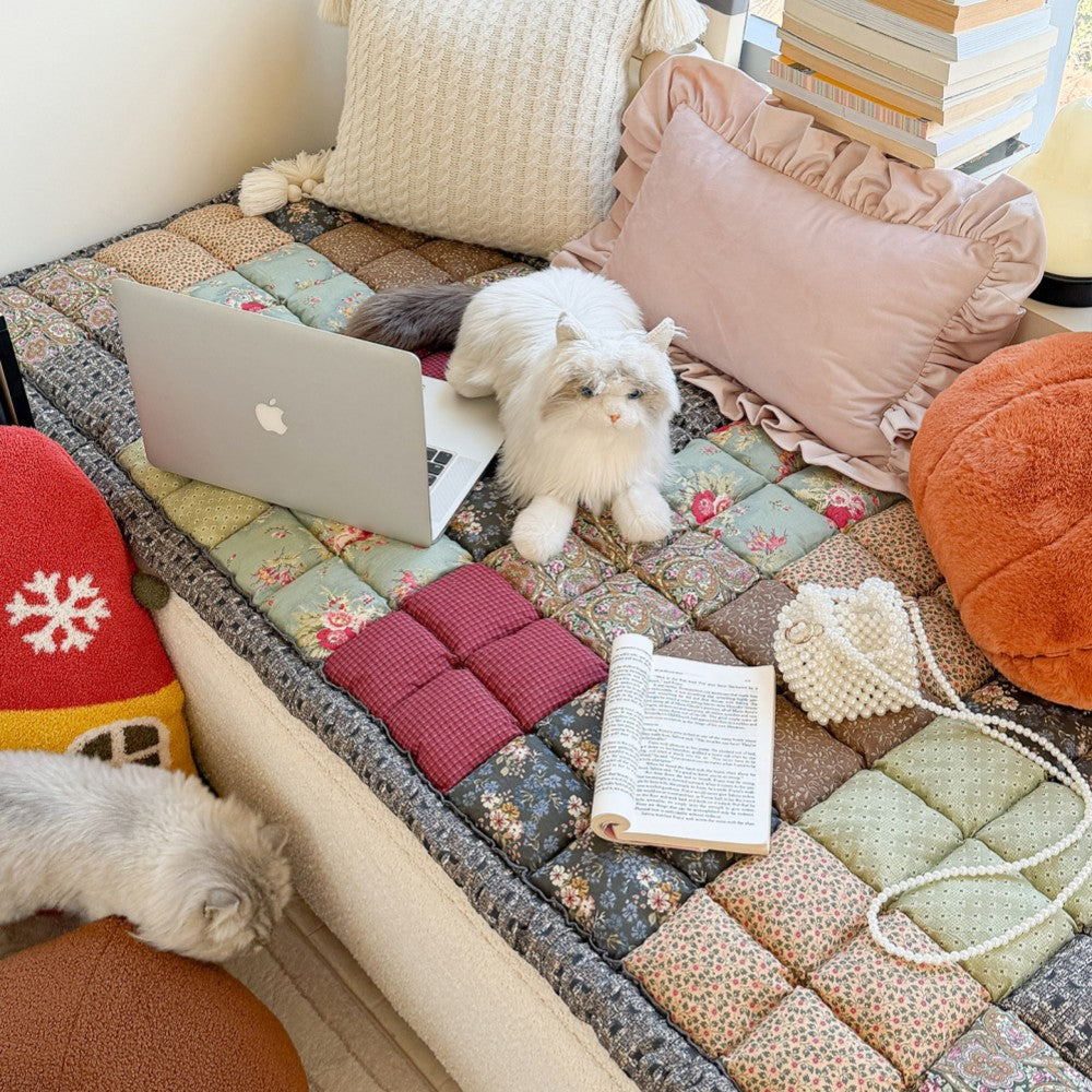 Quilted Floral Soft Pet Mat - Non-Slip Padded Sofa Cover
